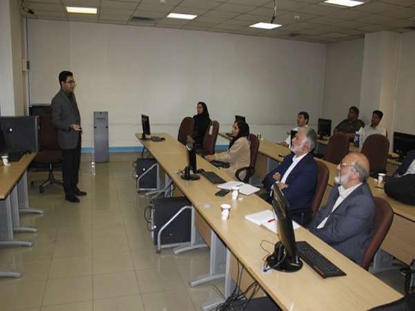 بررسی امکان کاربرد سراسری علف‌کش‌‌ها از طریق پهپادها 