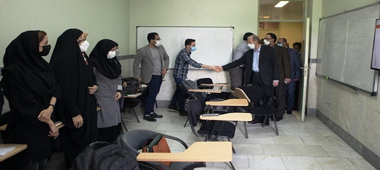 بازدید رئیس دانشگاه از کلاس های درس و روند حضوری شدن فعالیت های آموزشی