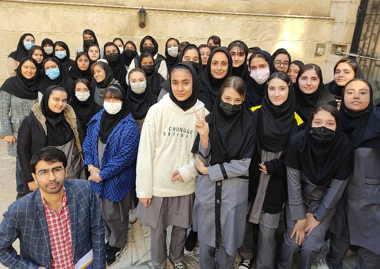 بازدید دانش آموزان هنرستان کاردانش حضرت فاطمه زهرا (س) از واحدهای فناور پارک مدرس