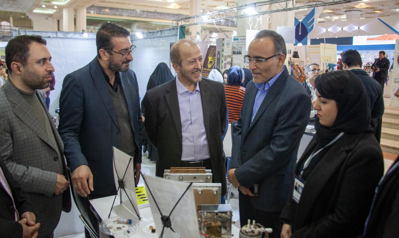 بازدید رييس دانشگاه از غرفه دانشگاه تربيت مدرس در نمایشگاه دستاوردهای پژوهش‌ و فناوری 